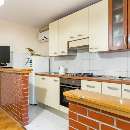 Apartment By The Sea Mastrinka, Ciovo - 24018 *